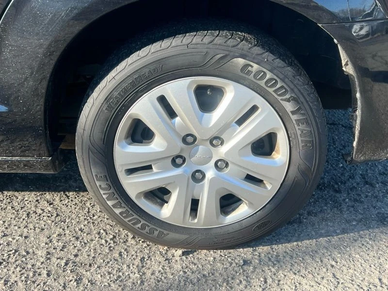 2017 Dodge Caravan - Image 11 of 12