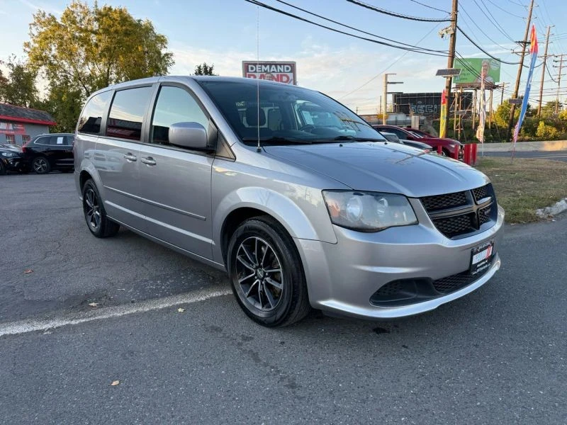2017 Dodge Caravan - Image 3 of 12