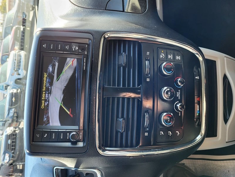 2017 Dodge Caravan - Image 10 of 17