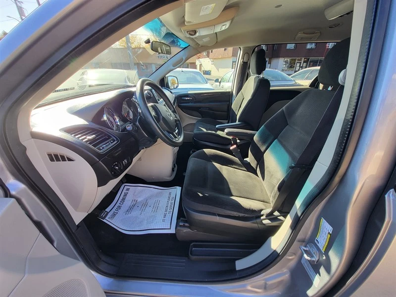 2017 Dodge Caravan - Image 7 of 17
