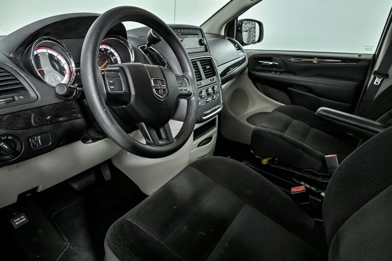 2017 Dodge Caravan - Image 16 of 21