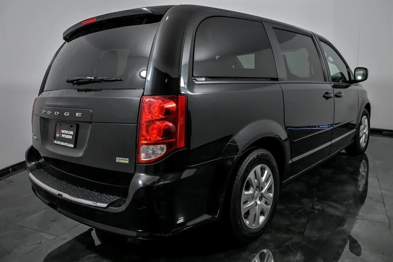 2017 Dodge Caravan - Image 10 of 21