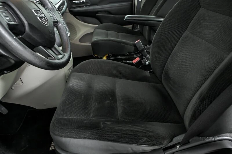 2017 Dodge Caravan - Image 17 of 21