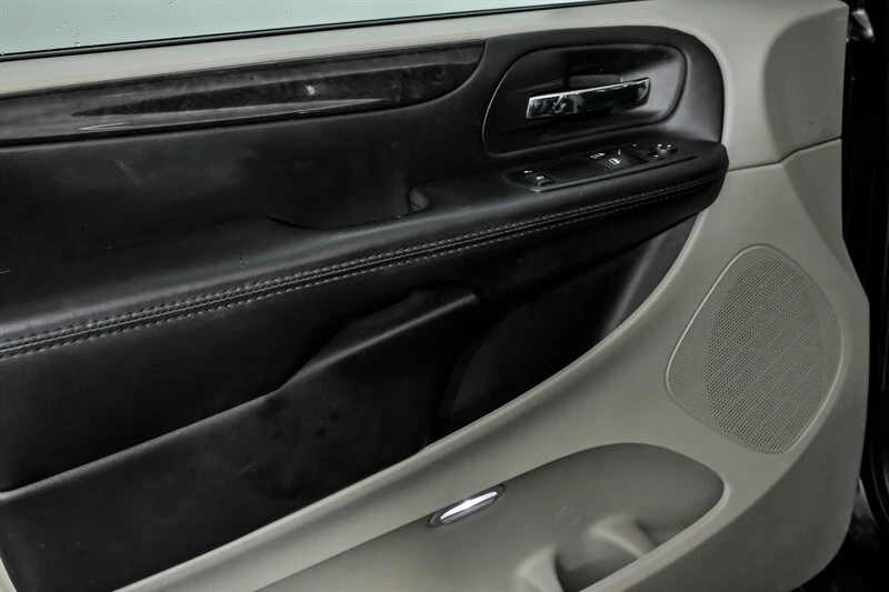 2017 Dodge Caravan - Image 15 of 21