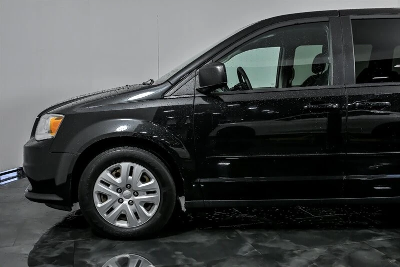 2017 Dodge Caravan - Image 6 of 21