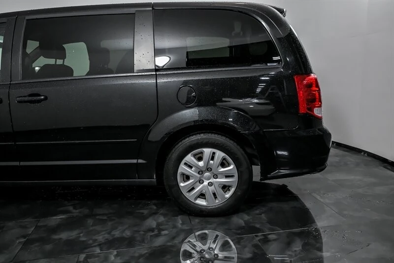 2017 Dodge Caravan - Image 7 of 21