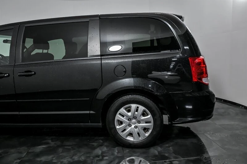 2017 Dodge Caravan - Image 8 of 21