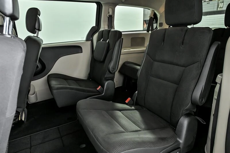 2017 Dodge Caravan - Image 19 of 21