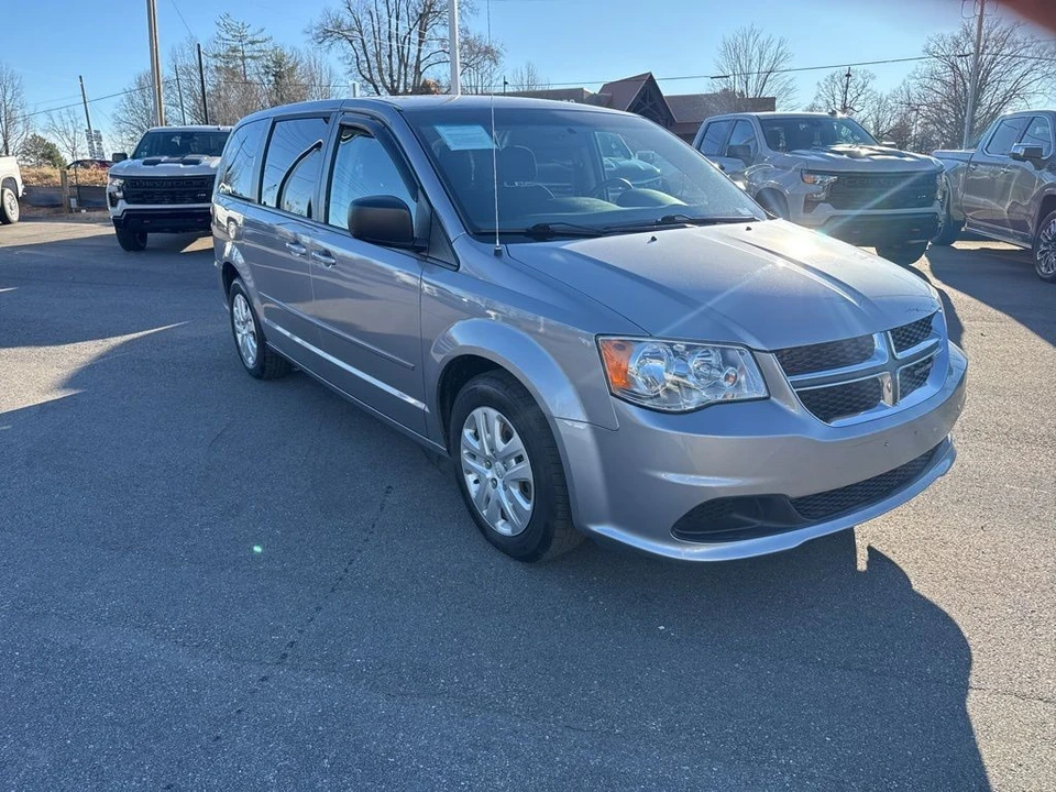 2017 Dodge Caravan - Image 7 of 21