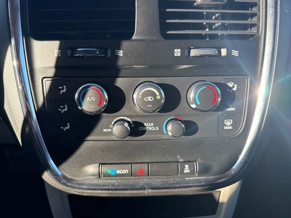 2017 Dodge Caravan - Image 19 of 21