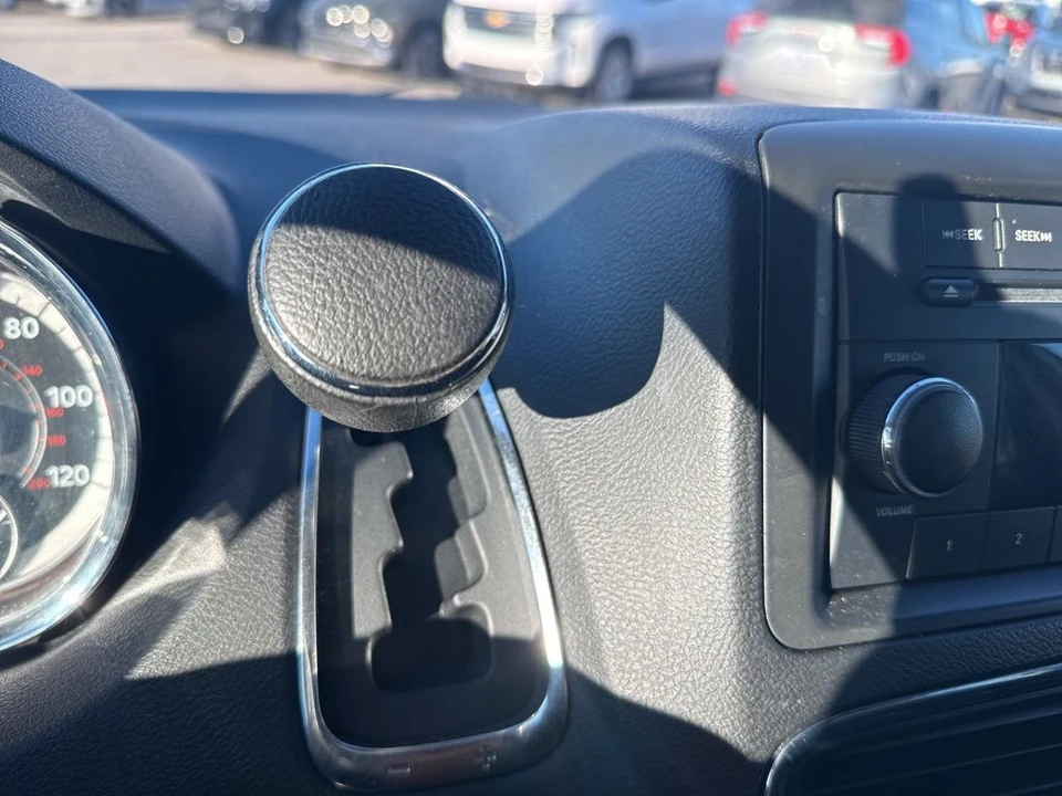 2017 Dodge Caravan - Image 17 of 21