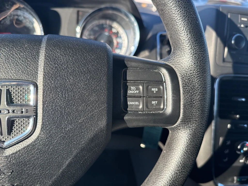 2017 Dodge Caravan - Image 16 of 21
