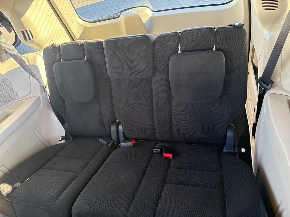 2017 Dodge Caravan - Image 12 of 21