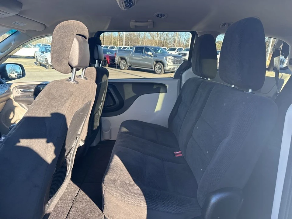 2017 Dodge Caravan - Image 11 of 21