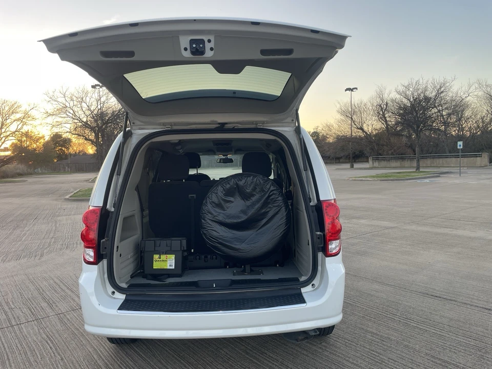 2017 Dodge Caravan - Image 19 of 21