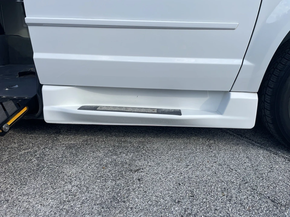 2017 Dodge Caravan - Image 7 of 21