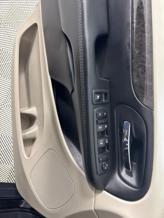 2017 Dodge Caravan - Image 10 of 21