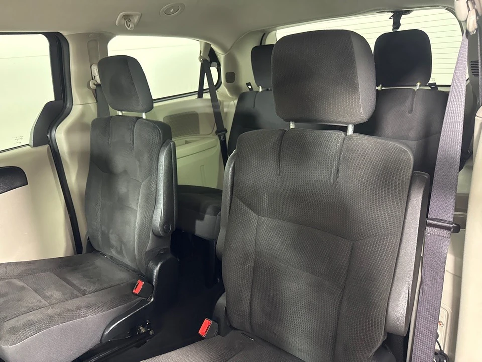 2017 Dodge Caravan - Image 19 of 21