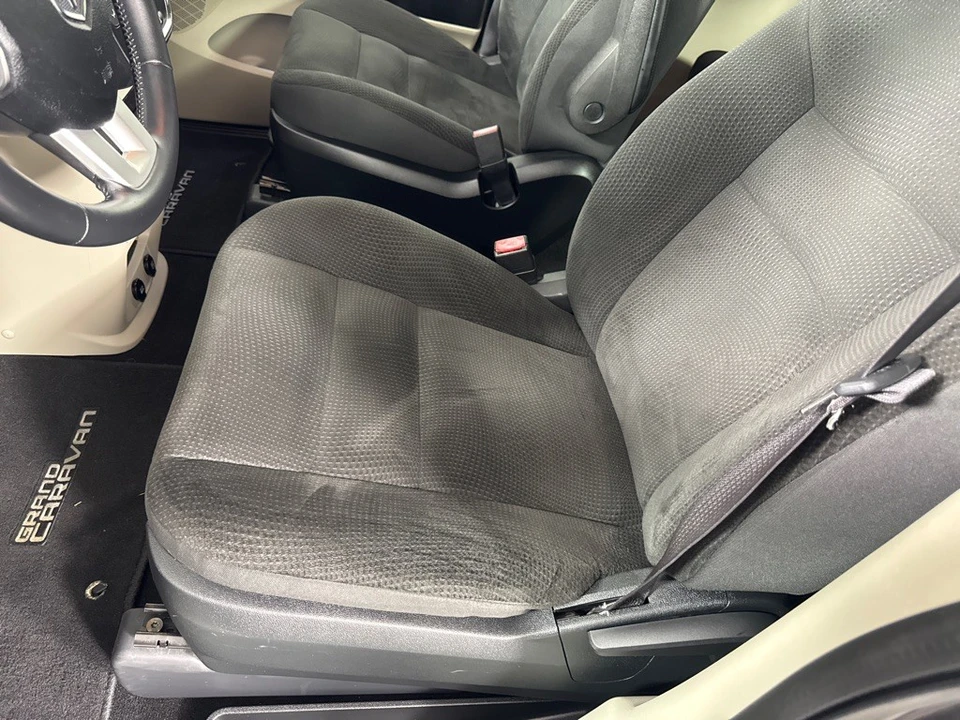 2017 Dodge Caravan - Image 10 of 12