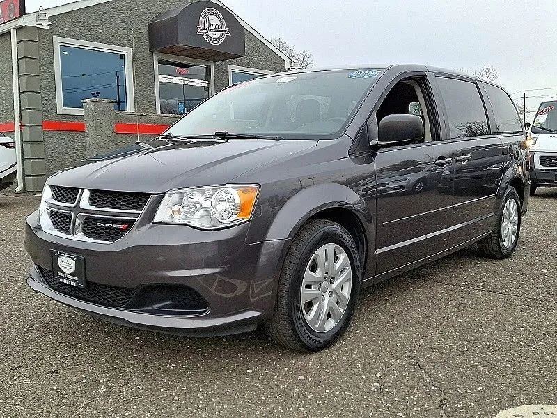 2017 Dodge Caravan - Image 4 of 12