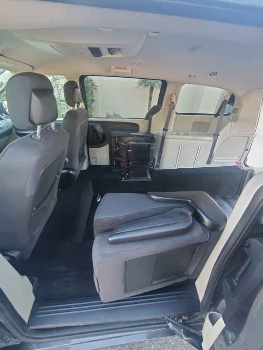 2017 Dodge Caravan - Image 14 of 21