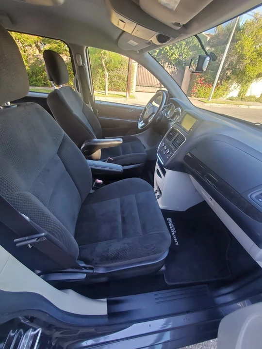 2017 Dodge Caravan - Image 21 of 21