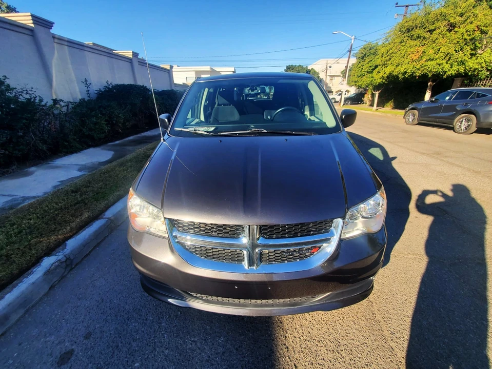 2017 Dodge Caravan - Image 2 of 21