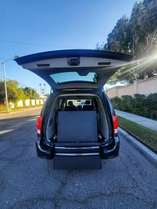 2017 Dodge Caravan - Image 12 of 21