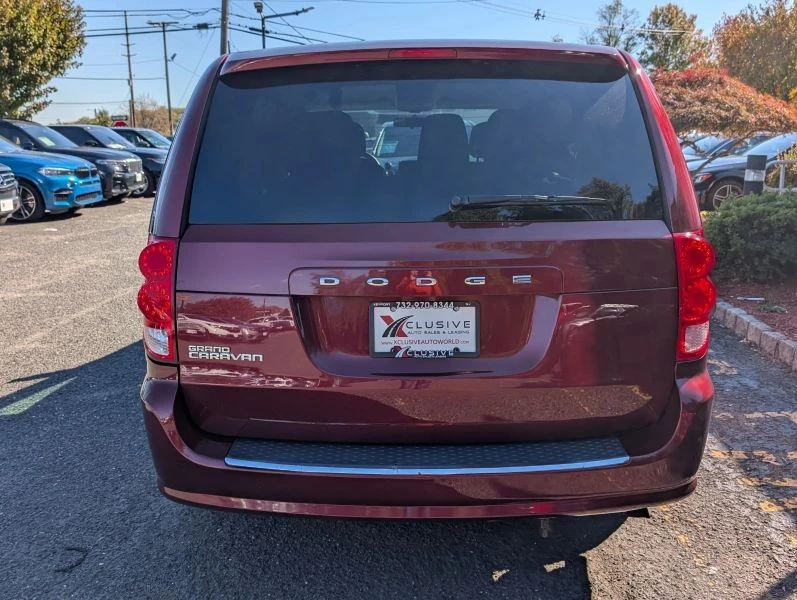 2017 Dodge Caravan - Image 6 of 12