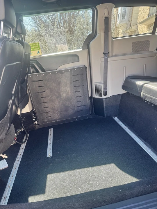 2017 Dodge Caravan - Image 10 of 15