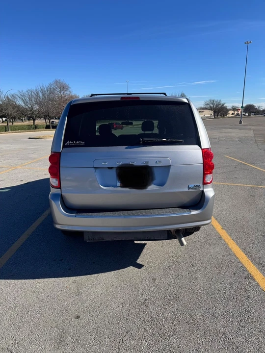 2017 Dodge Caravan - Image 8 of 15