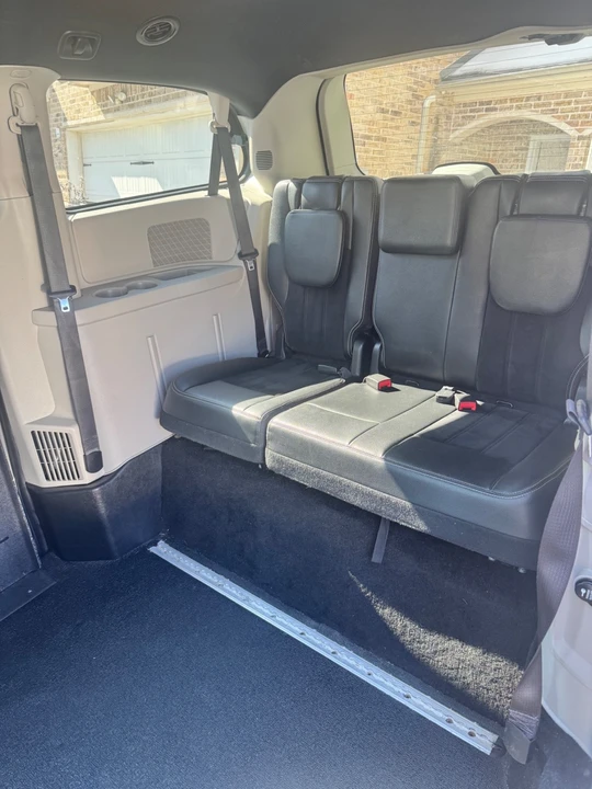 2017 Dodge Caravan - Image 12 of 15