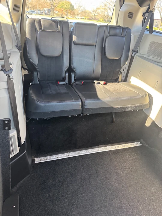 2017 Dodge Caravan - Image 4 of 15