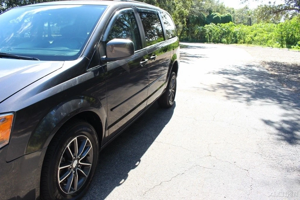 2017 Dodge Caravan - Image 18 of 21