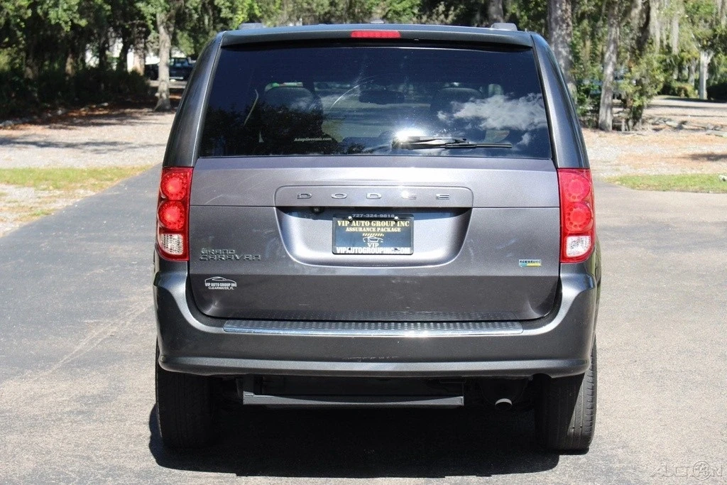 2017 Dodge Caravan - Image 13 of 21