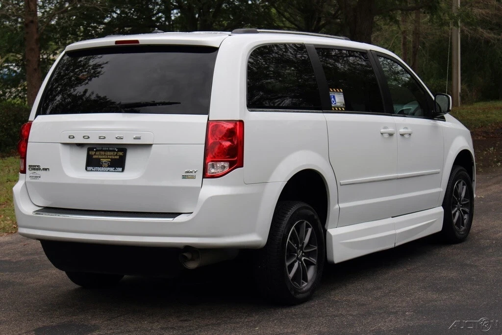 2017 Dodge Caravan - Image 12 of 21