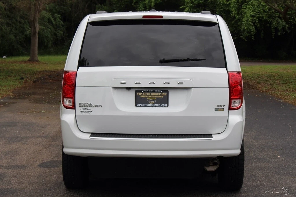 2017 Dodge Caravan - Image 10 of 21