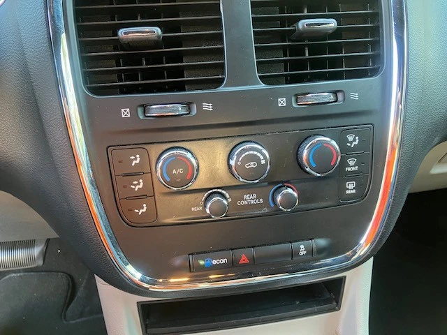 2017 Dodge Caravan - Image 12 of 20