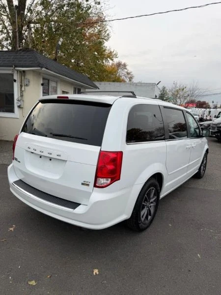 2017 Dodge Caravan - Image 3 of 9
