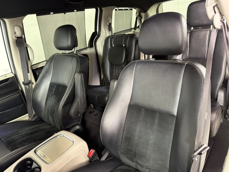 2017 Dodge Caravan - Image 12 of 12