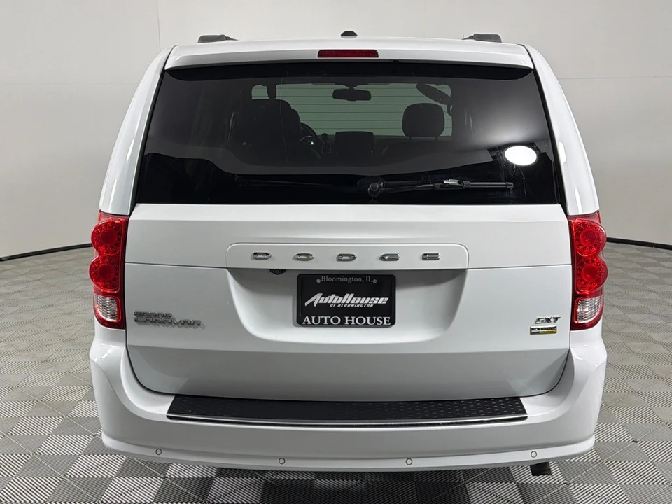 2017 Dodge Caravan - Image 6 of 12