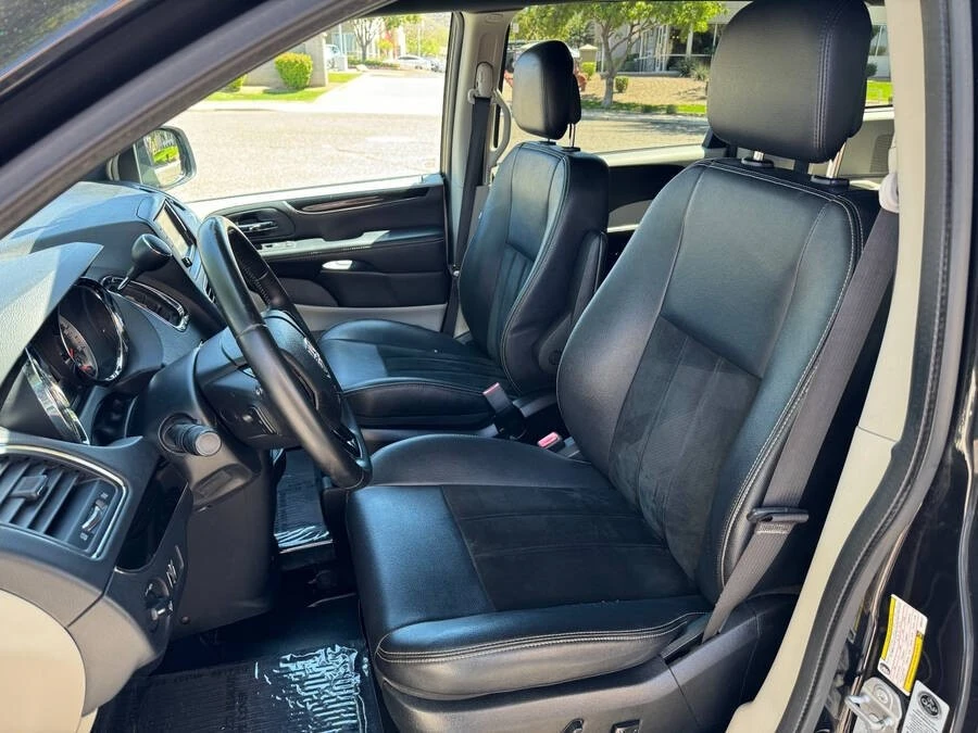 2017 Dodge Caravan - Image 5 of 15