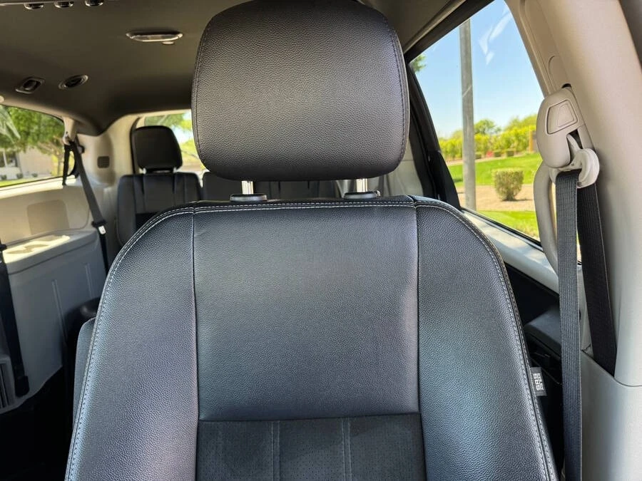 2017 Dodge Caravan - Image 7 of 15