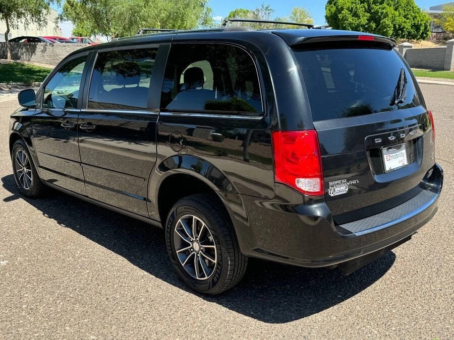 2017 Dodge Caravan - Image 12 of 15