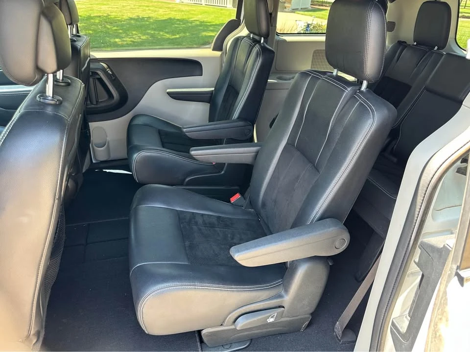 2017 Dodge Caravan - Image 12 of 20