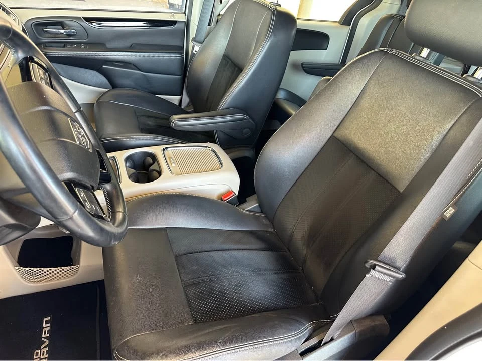 2017 Dodge Caravan - Image 15 of 20