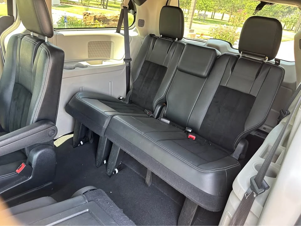 2017 Dodge Caravan - Image 13 of 20