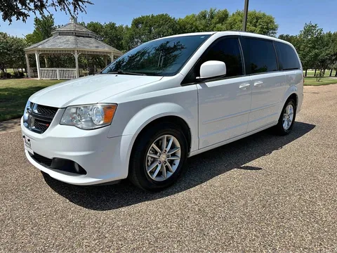 2017 Dodge Grand Caravan SXT Minivan 4D