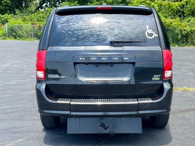 2017 Dodge Caravan - Image 7 of 21