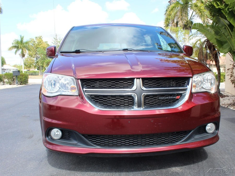 2017 Dodge Caravan - Image 9 of 12